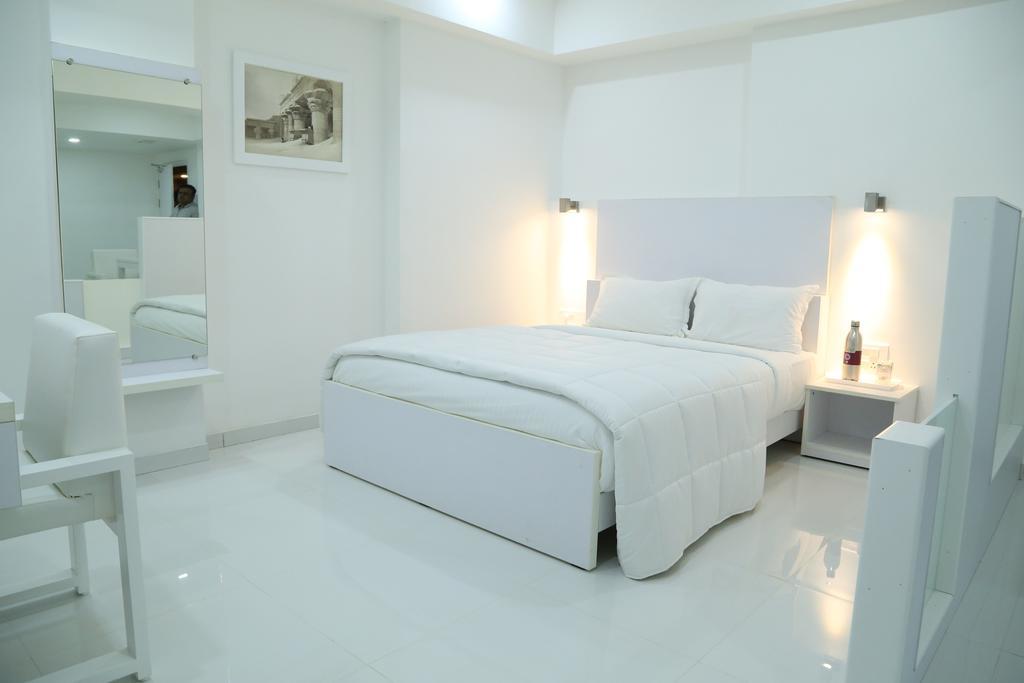 Hotel Metropolis Hubli Bagian luar foto