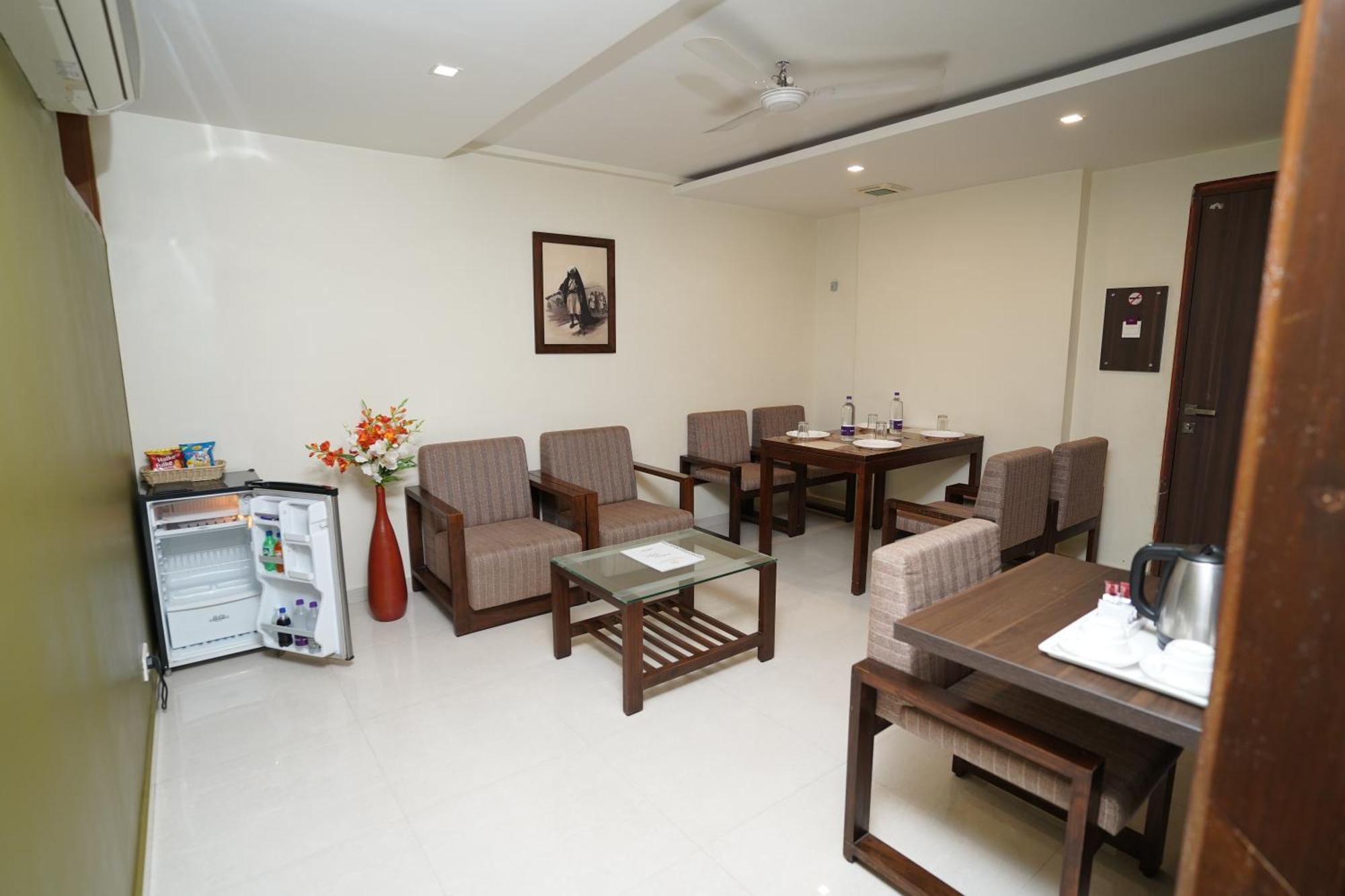 Hotel Metropolis Hubli Bagian luar foto